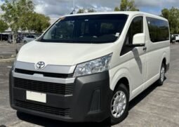 TOYOTA HIACE