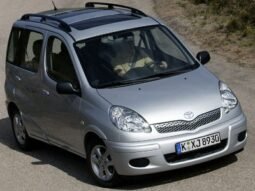 TOYOTA YARIS VERSO 2004