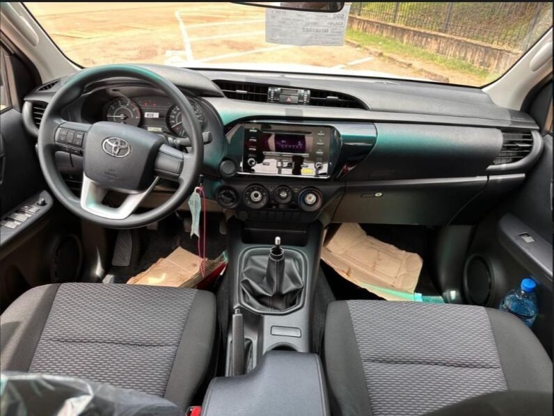 TOYOTA HILUX DOUBLE CABIN