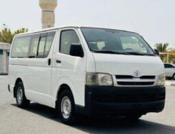 TOYOTA HIACE